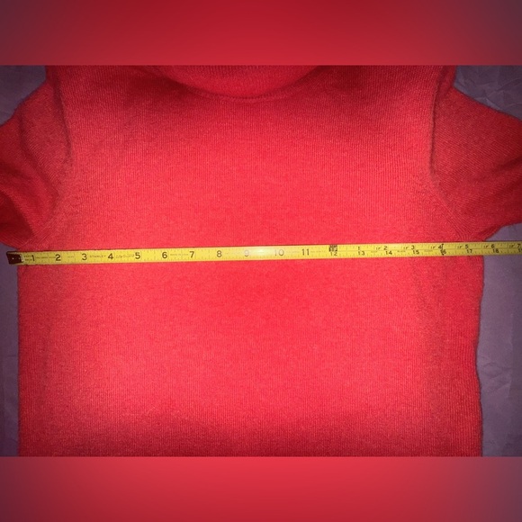 Theory muted red Knit turtleneck 100% Cashmere Sweater. Size Small. EUC. - Picture 3 of 8